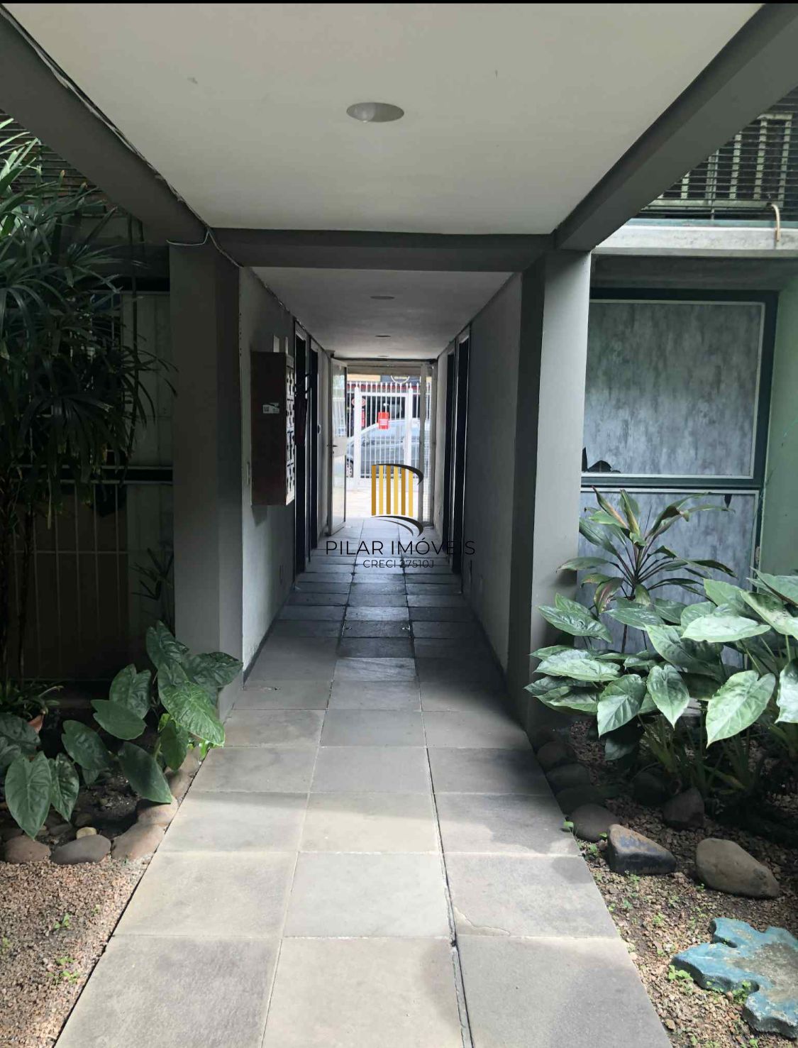 VENDE SALA COMERCIAL NO BAIRRO FLORESTA PORTO ALEGRE RS