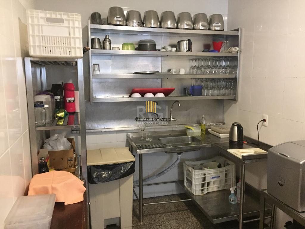Prédio à Venda - 1650m², 18 vagas - Menino Deus