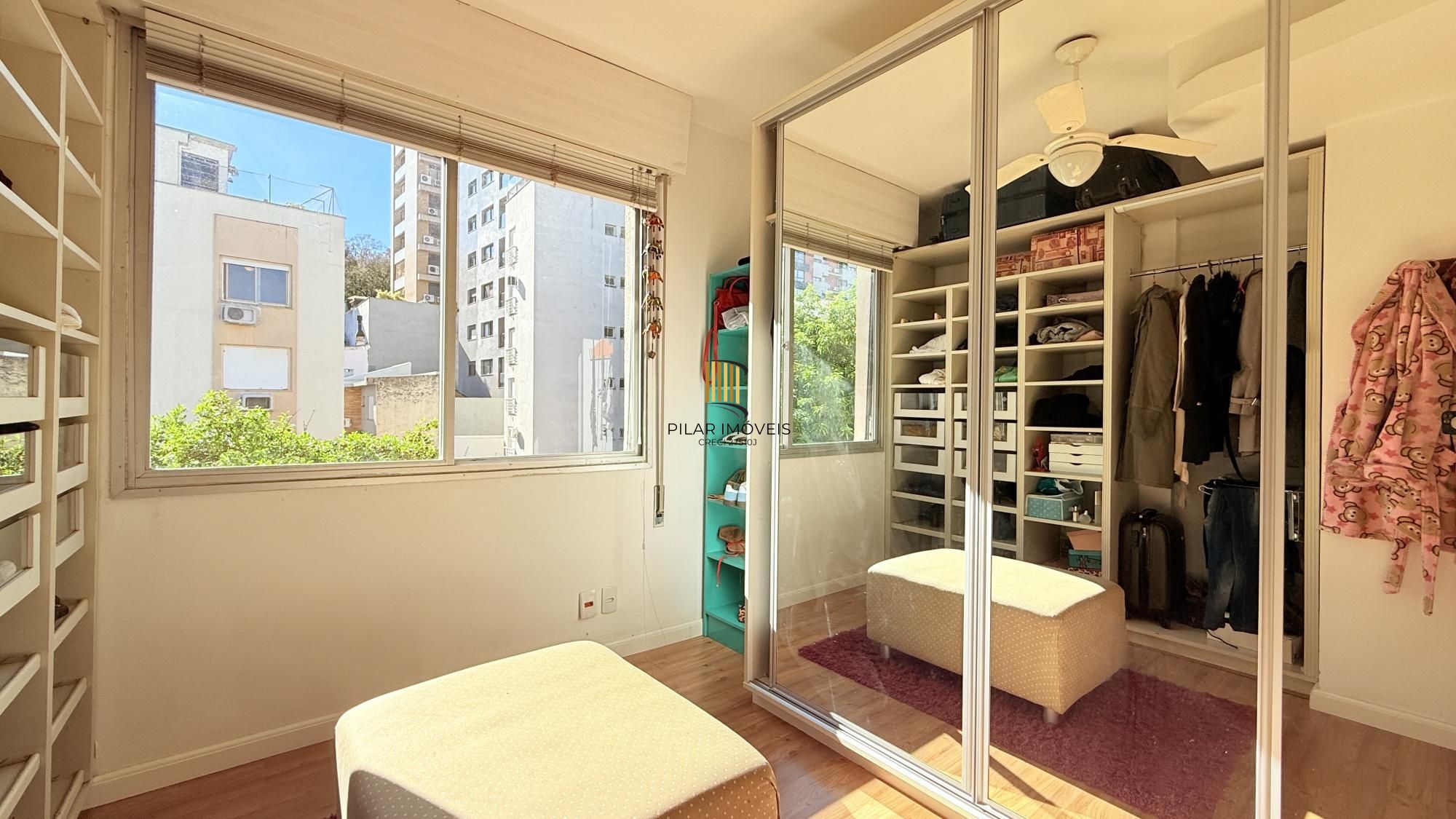 Cobertura Semimobiliada com Vista Panorâmica em Porto Alegre