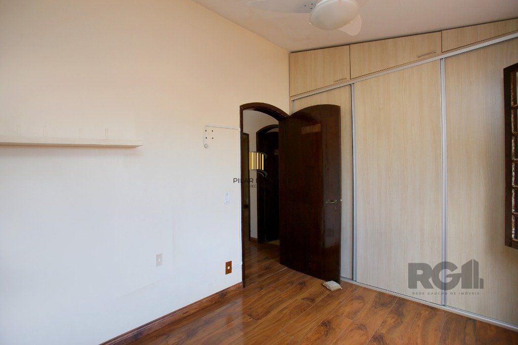 Casa de Condomínio 3 dormitórios no bairro Cristal