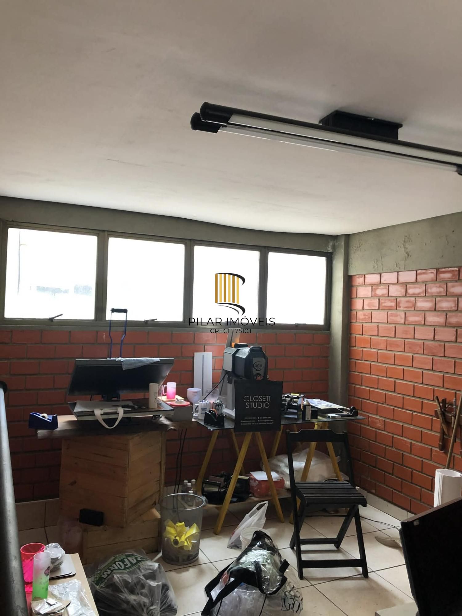 Predio residencial sendo uma cobertura e mais 03 apartamentos