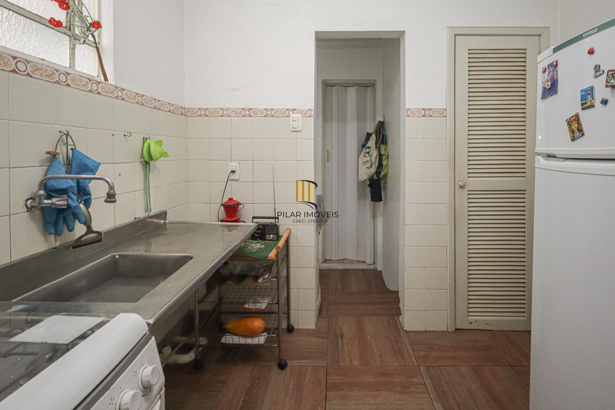 Apartamento 03 dormitórios de frente na Cristóvão Colombo em Porto Alegre