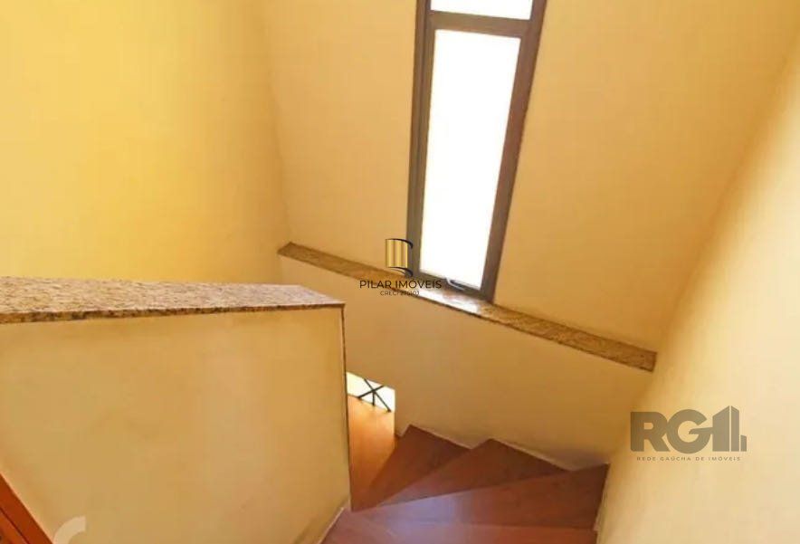 Casa sobrado no Partenon de 5 dormitórios 