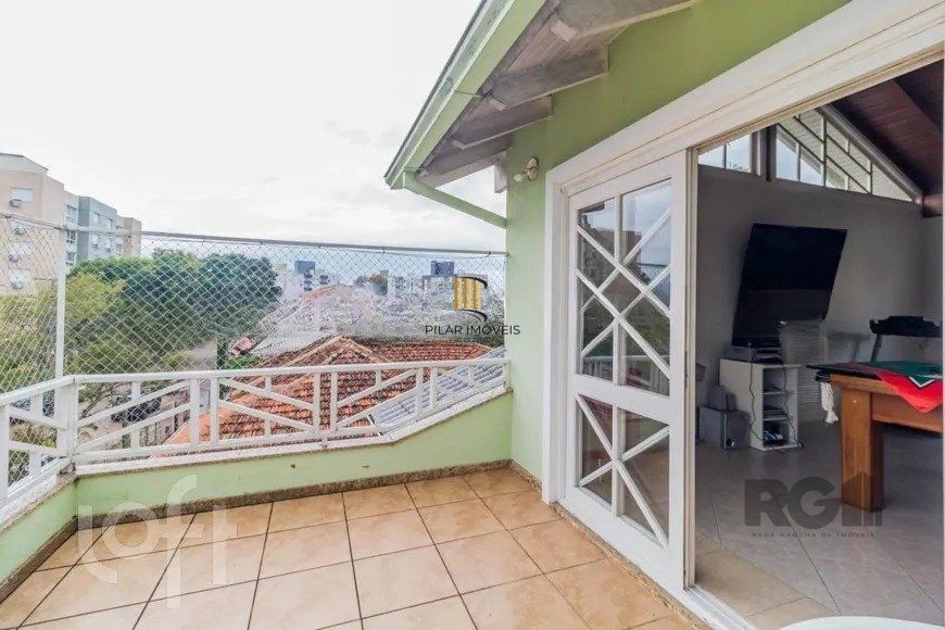 Casa 4 dormitórios no bairro Cristal