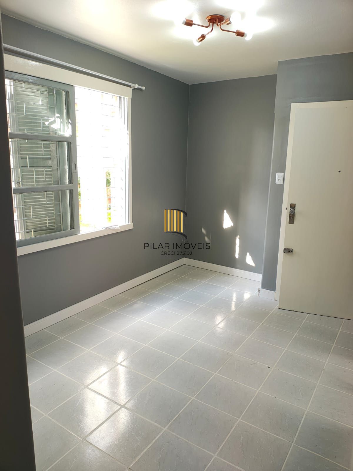 Apartamento de 01 quarto com estacionamento rotativo.