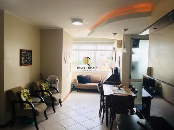 Apartamento com 02 dormitórios, 02 vagas de garagem no Bairro Floresta