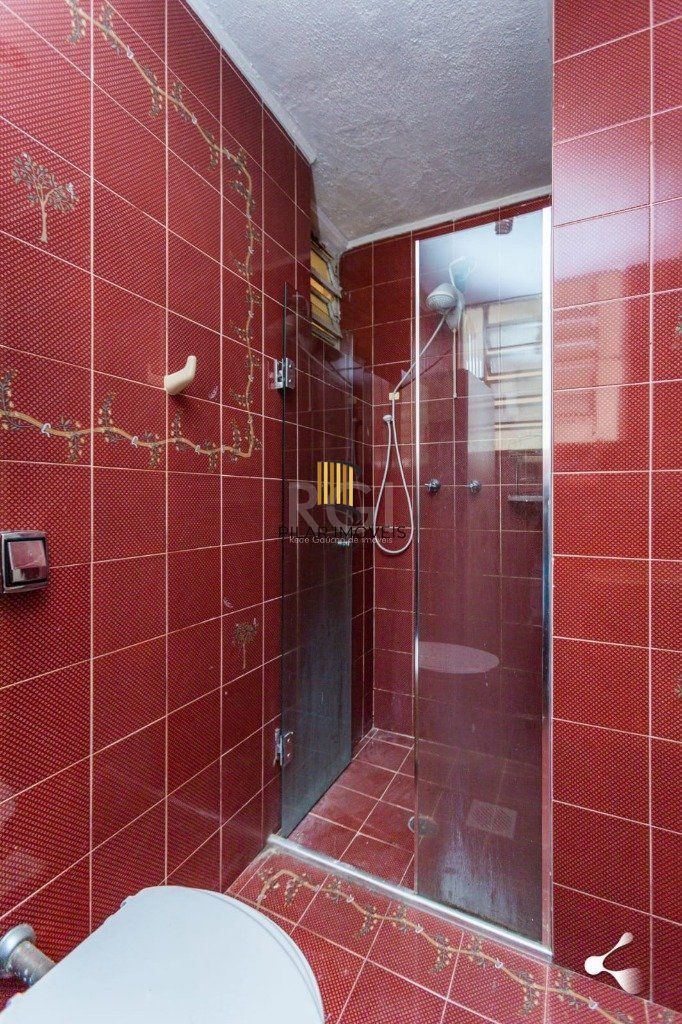 Casa para Venda - 500m², 3 dormitórios, sendo 3 suites, 4 vagas - Vila Ipiranga