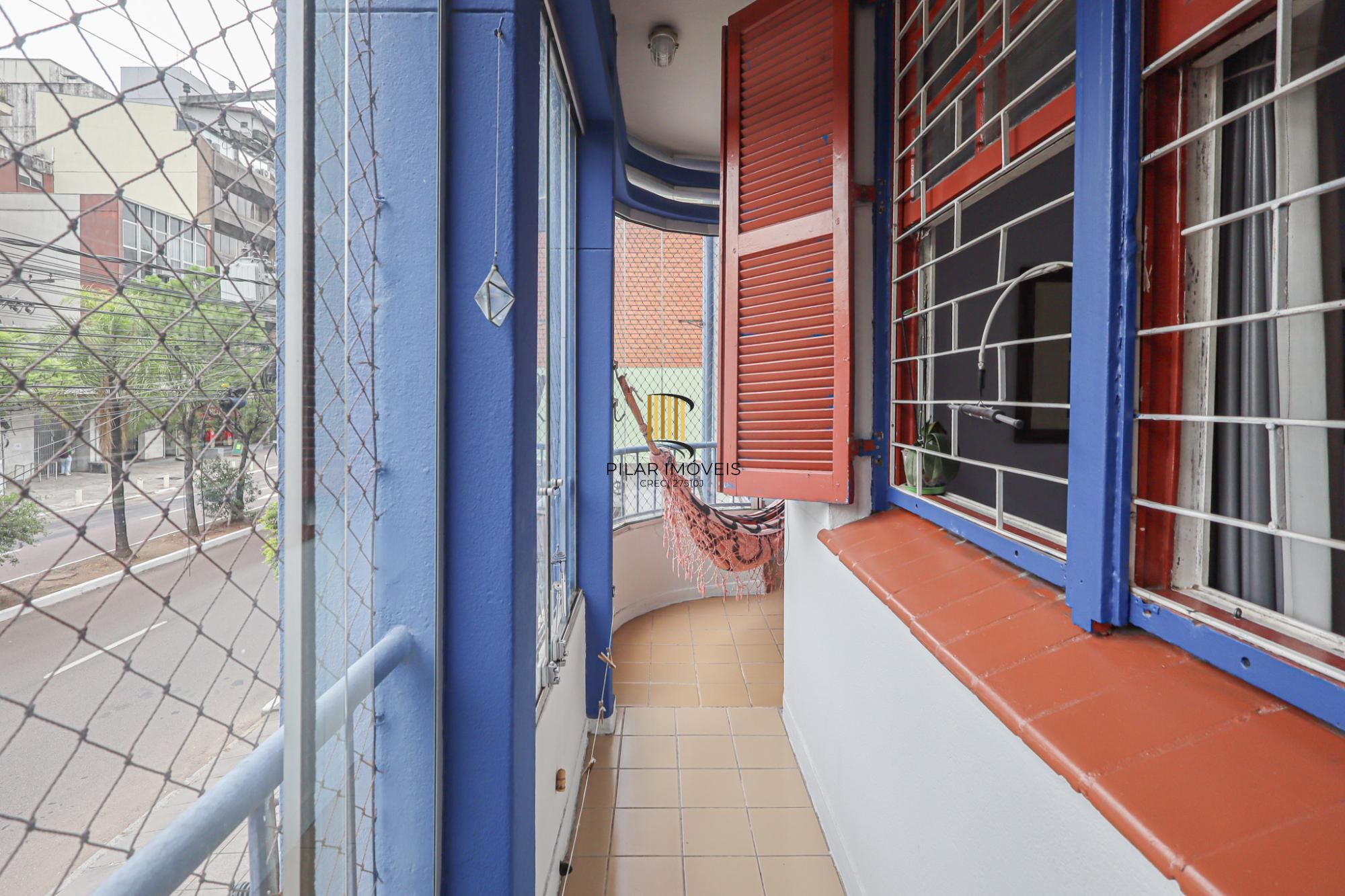 Apartamento 03 dormitórios de frente na Cristóvão Colombo em Porto Alegre