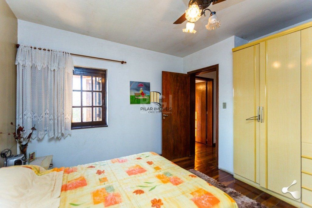 Casa para Venda - 231.27m², 3 dormitórios, sendo 1 suites, 3 vagas - Cristal