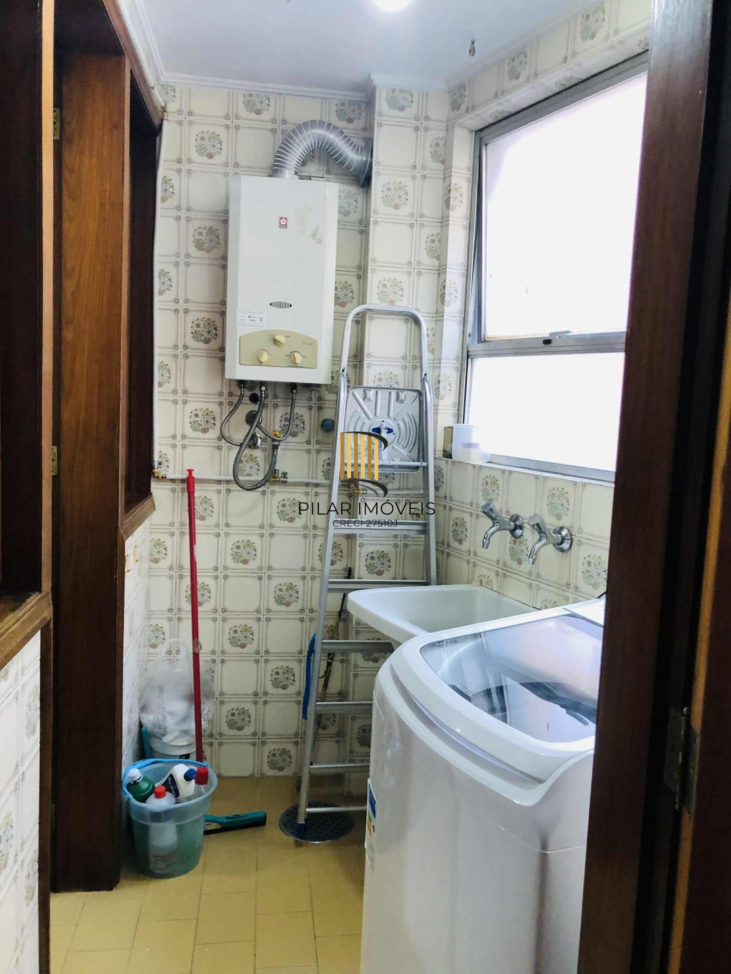 apartamento de 2 dormitórios com garagem no bairro rio branco
