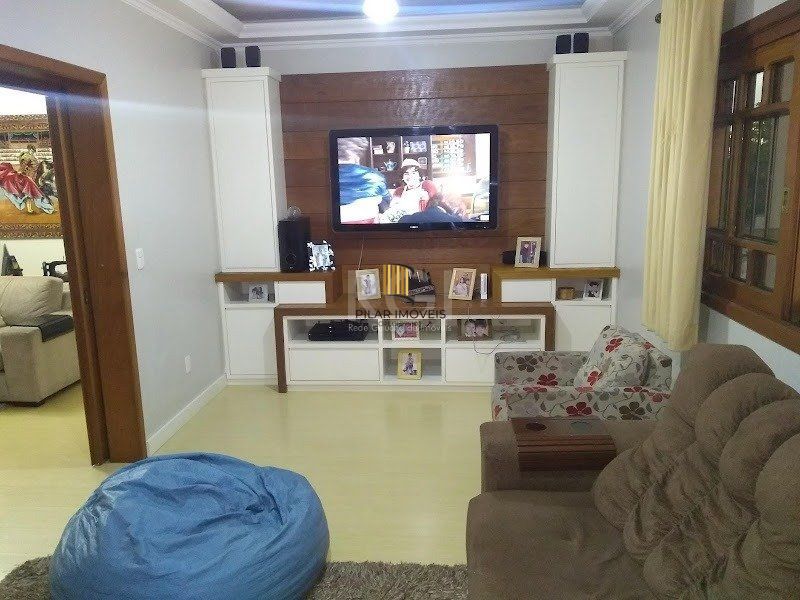 Casa 5 dormitórios no bairro Centro