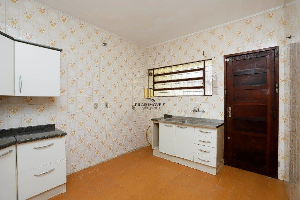 Casa 5 dormitórios no bairro Partenon
