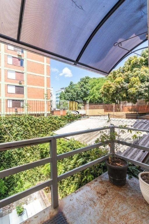 Casa 3 dormitórios no bairro Floresta