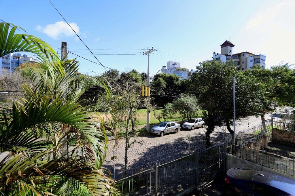 Casa 3 dormitórios no bairro Passo da Areia