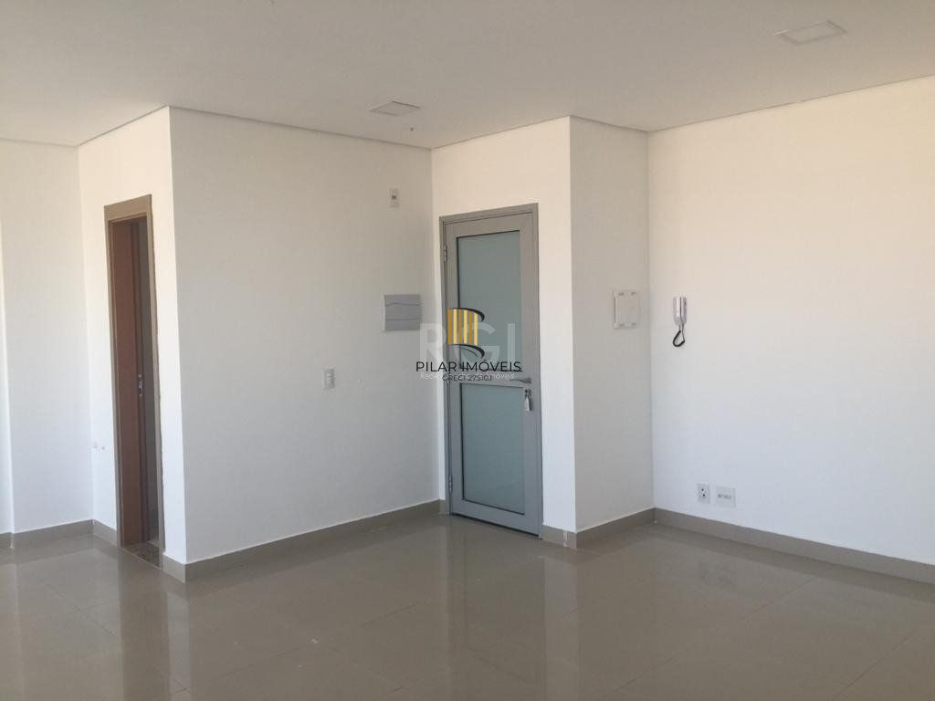 vende excelente sala comercial no 08º andar, com 45,13m² de área privativa, e 47,86m2 de área total