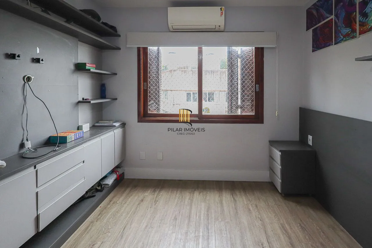 Apartamento cobertura de 03 dormitórios com opção de 05, 03 garagens. Bairro Higienópolis