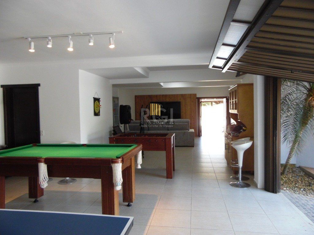 Casa para Venda - 410m², 5 dormitórios, sendo 5 suites, 5 vagas - Centro