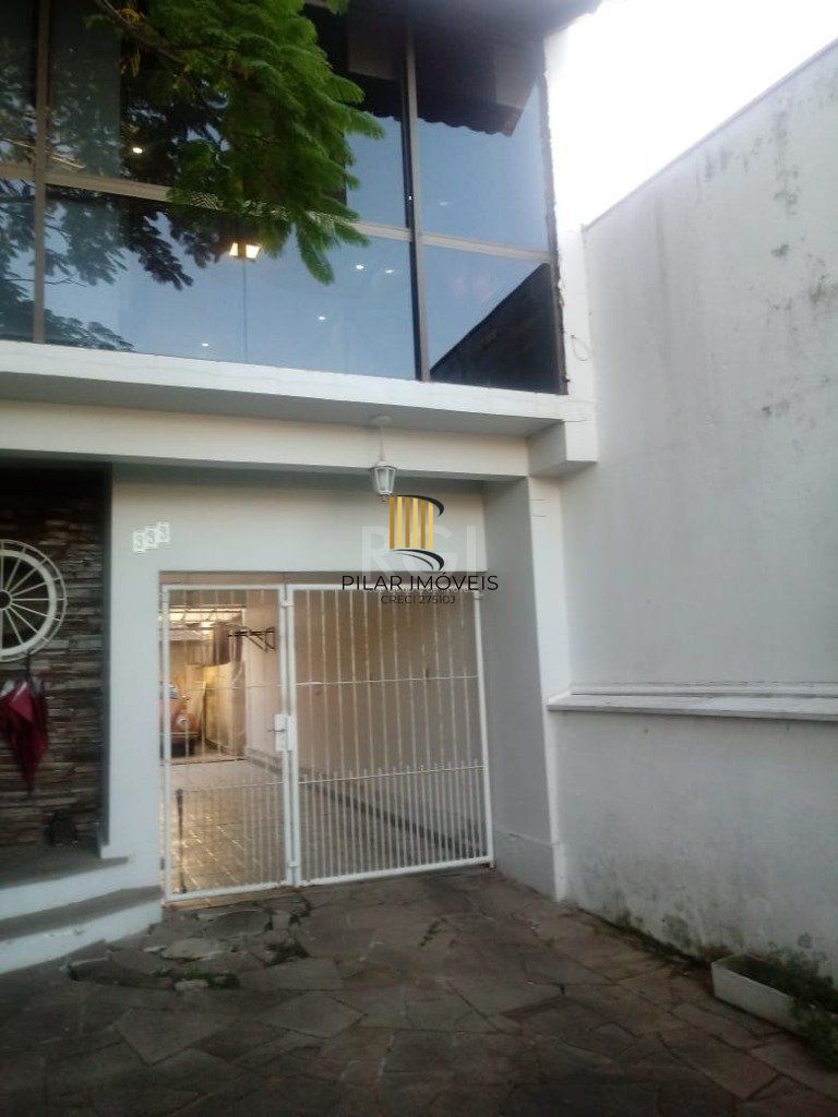 Casa para Venda - 300m², 3 dormitórios, sendo 1 suites, 5 vagas - Jardim Itu