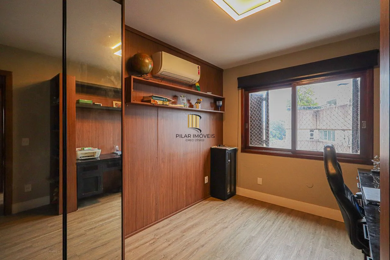 Apartamento cobertura de 03 dormitórios com opção de 05, 03 garagens. Bairro Higienópolis