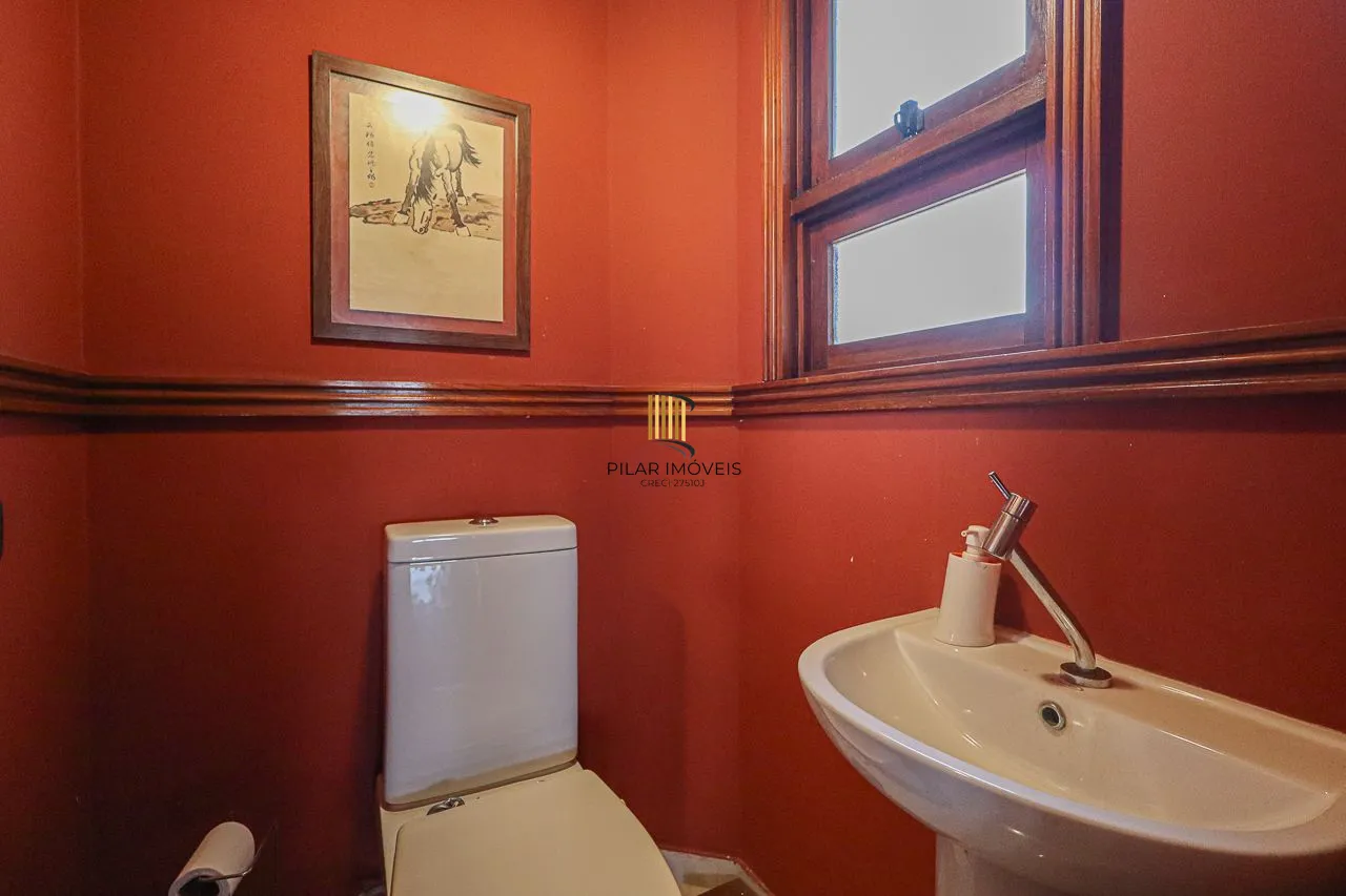 Apartamento cobertura de 03 dormitórios com opção de 05, 03 garagens. Bairro Higienópolis