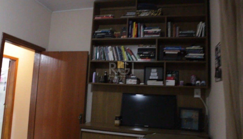 Casa para Venda - 300m², 5 dormitórios, sendo 2 suites, 4 vagas - Bela Vista