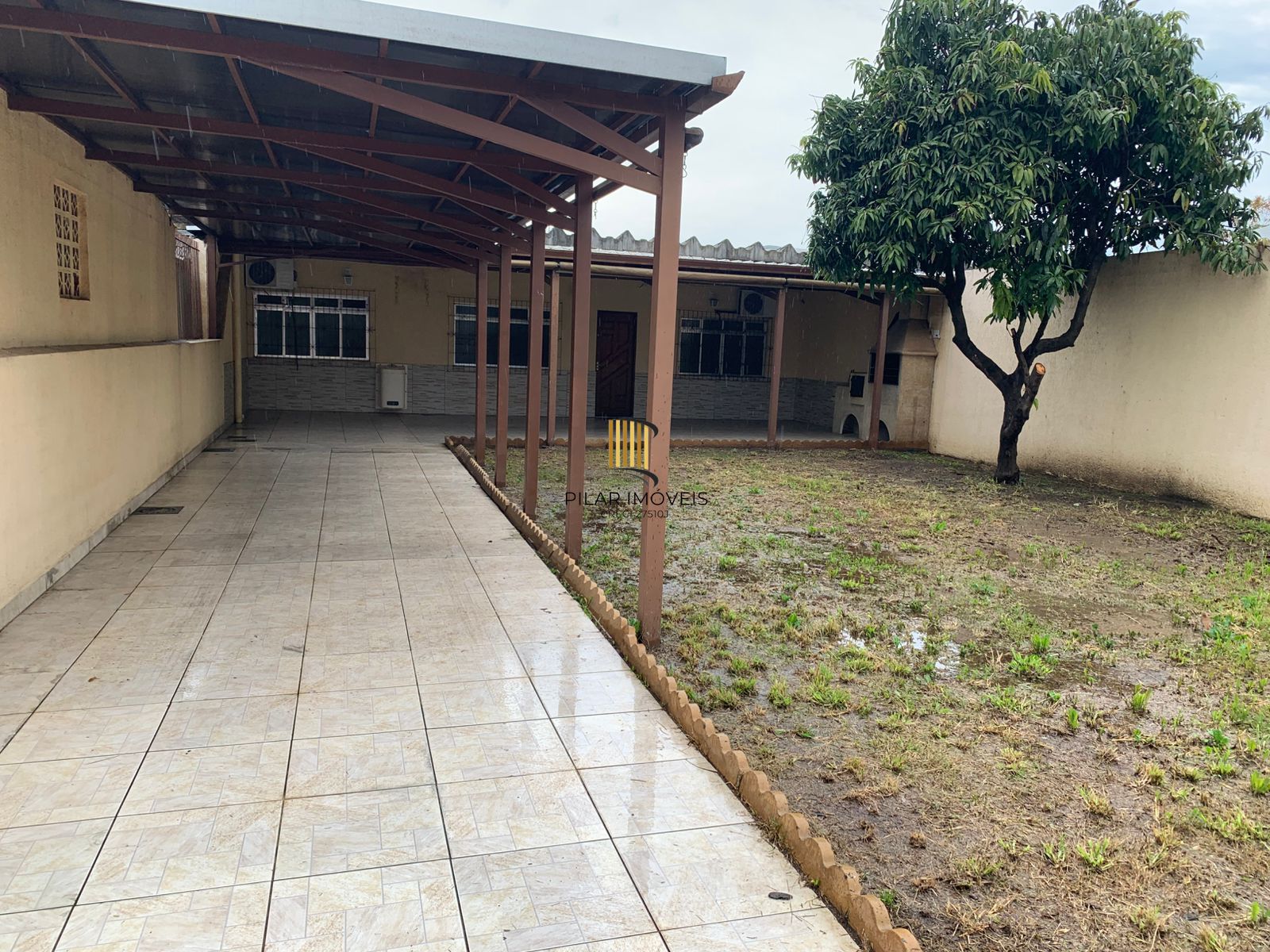 Casa para Venda - 55m², 3 dormitórios, 2 vagas - Rio Branco