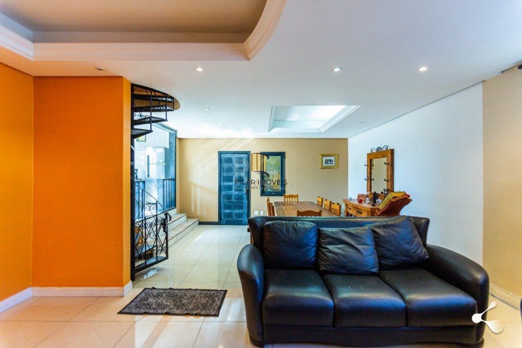 Casa para Venda - 500m², 3 dormitórios, sendo 3 suites, 4 vagas - Vila Ipiranga