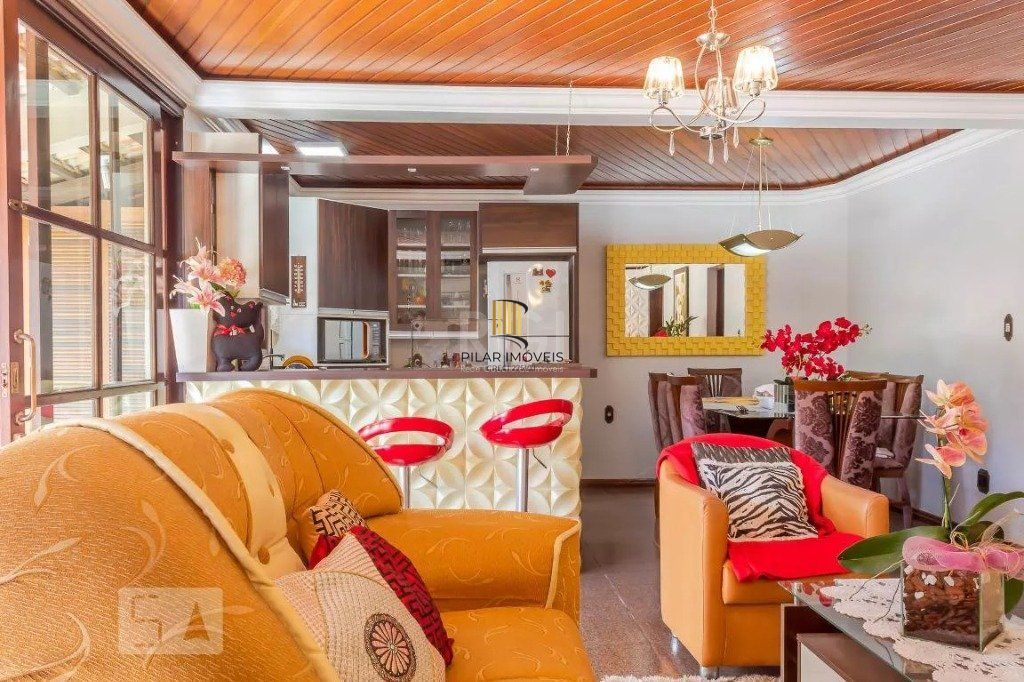 Casa 3 dormitórios no bairro Centro