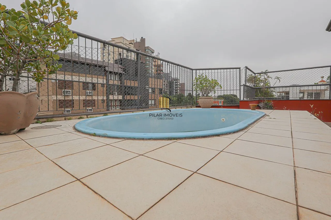 Apartamento cobertura de 03 dormitórios com opção de 05, 03 garagens. Bairro Higienópolis