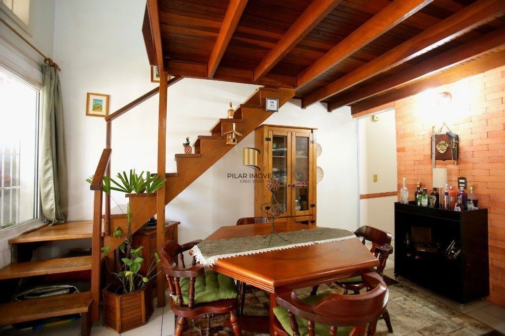 Casa para Venda - 70m², 3 dormitórios, 2 vagas - Jardim Leopoldina