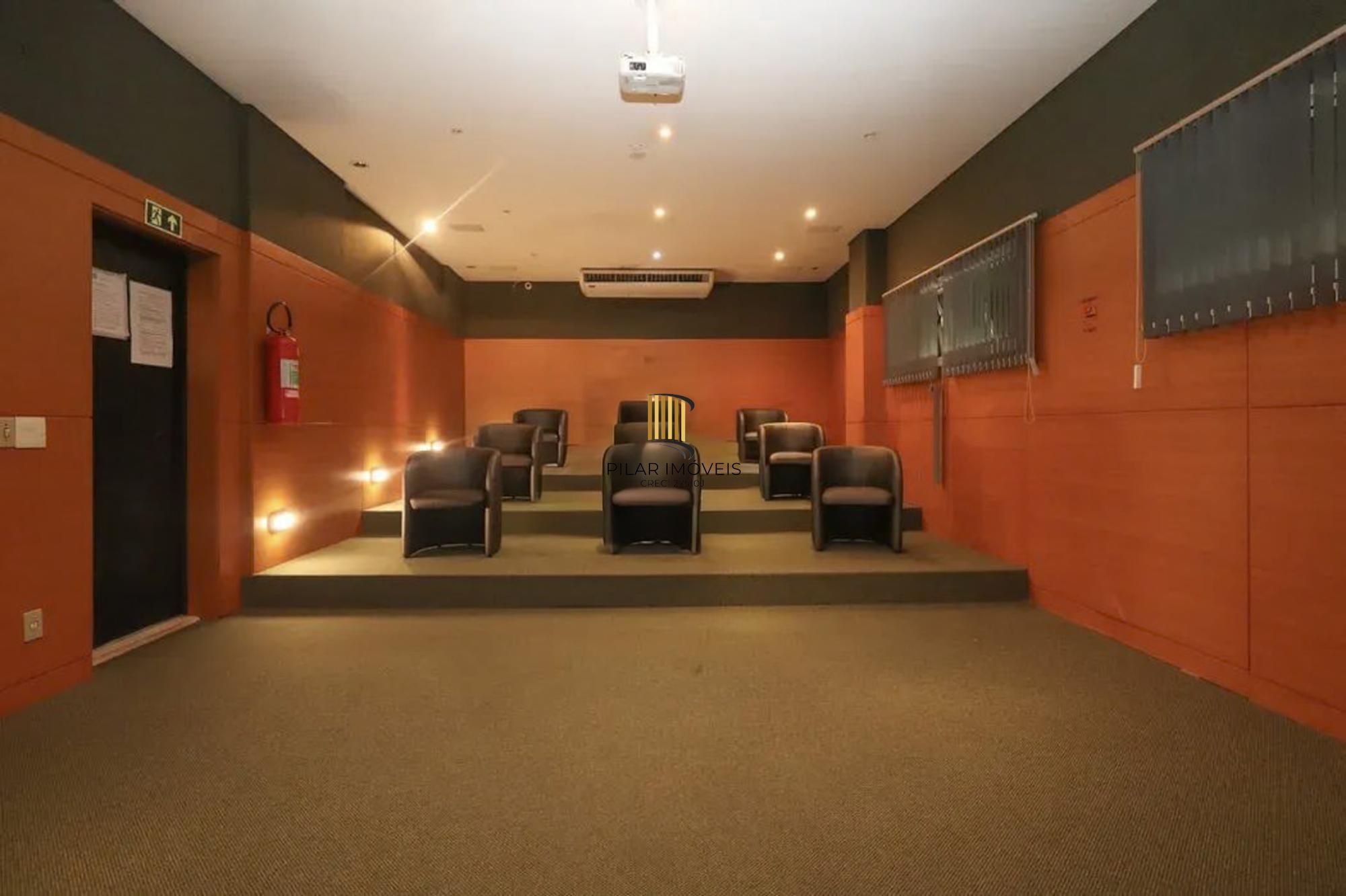 Apartamento 03 quartos com suite e garagem para 02 carros.