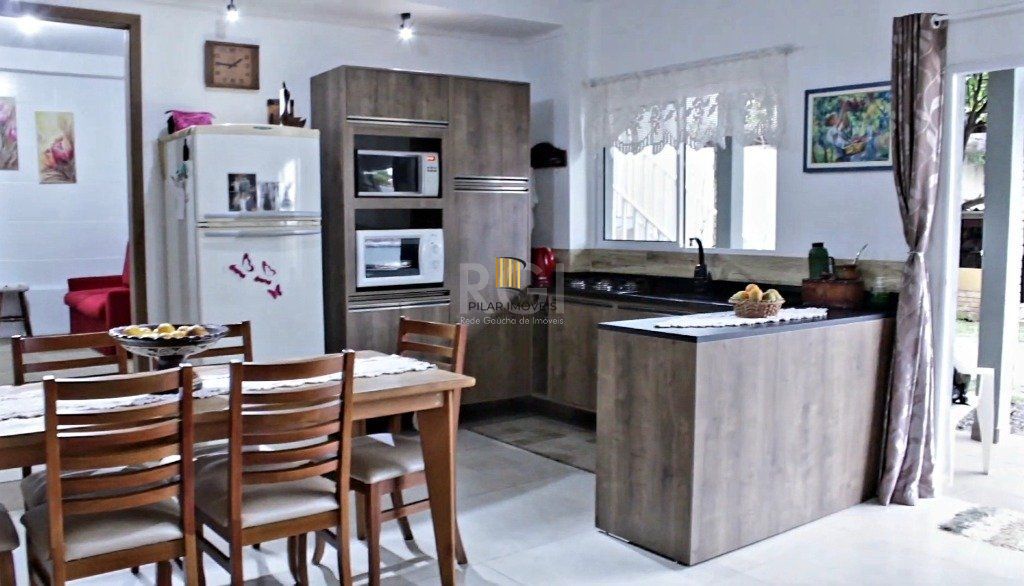 Casa para Venda - 300m², 5 dormitórios, sendo 2 suites, 4 vagas - Bela Vista