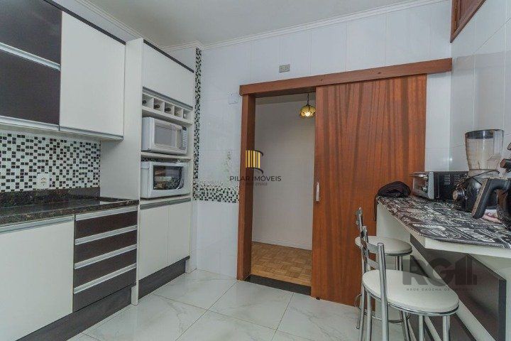 Apartamento 02 dormitórios no Bairro Centro Histórico  de Porto Alegre.