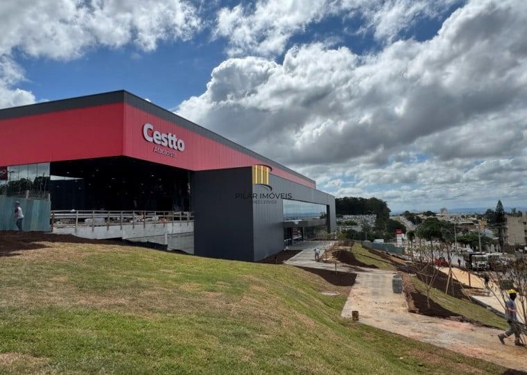 Apartamento 01 do. com estacionamento junto ao novo Cestto da Av. Protásio Alves