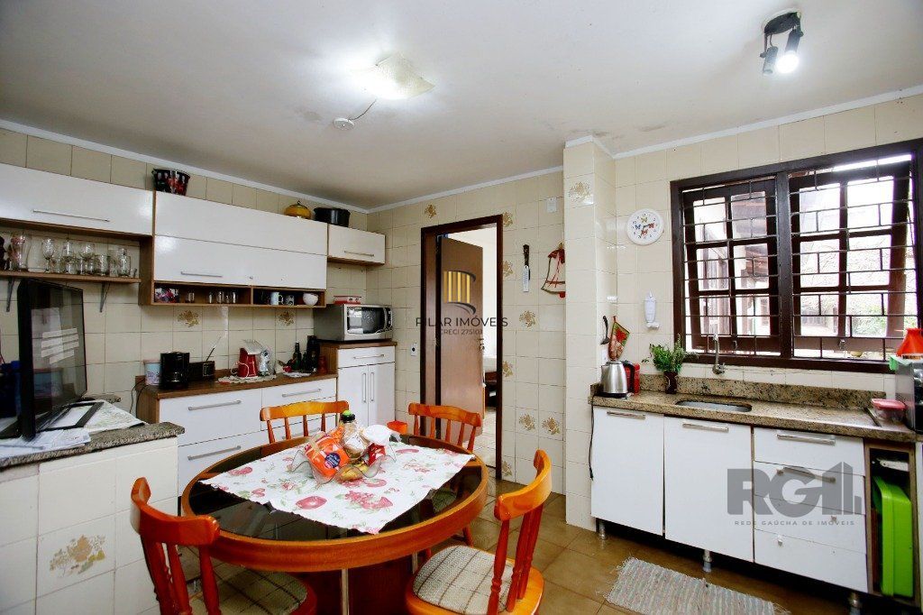 Casa 3 Dormitório(s) Bairro Petrópolis