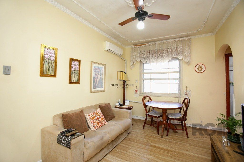 Apartamento de 02 dormitórios no Bairro Moinhos de Vento
