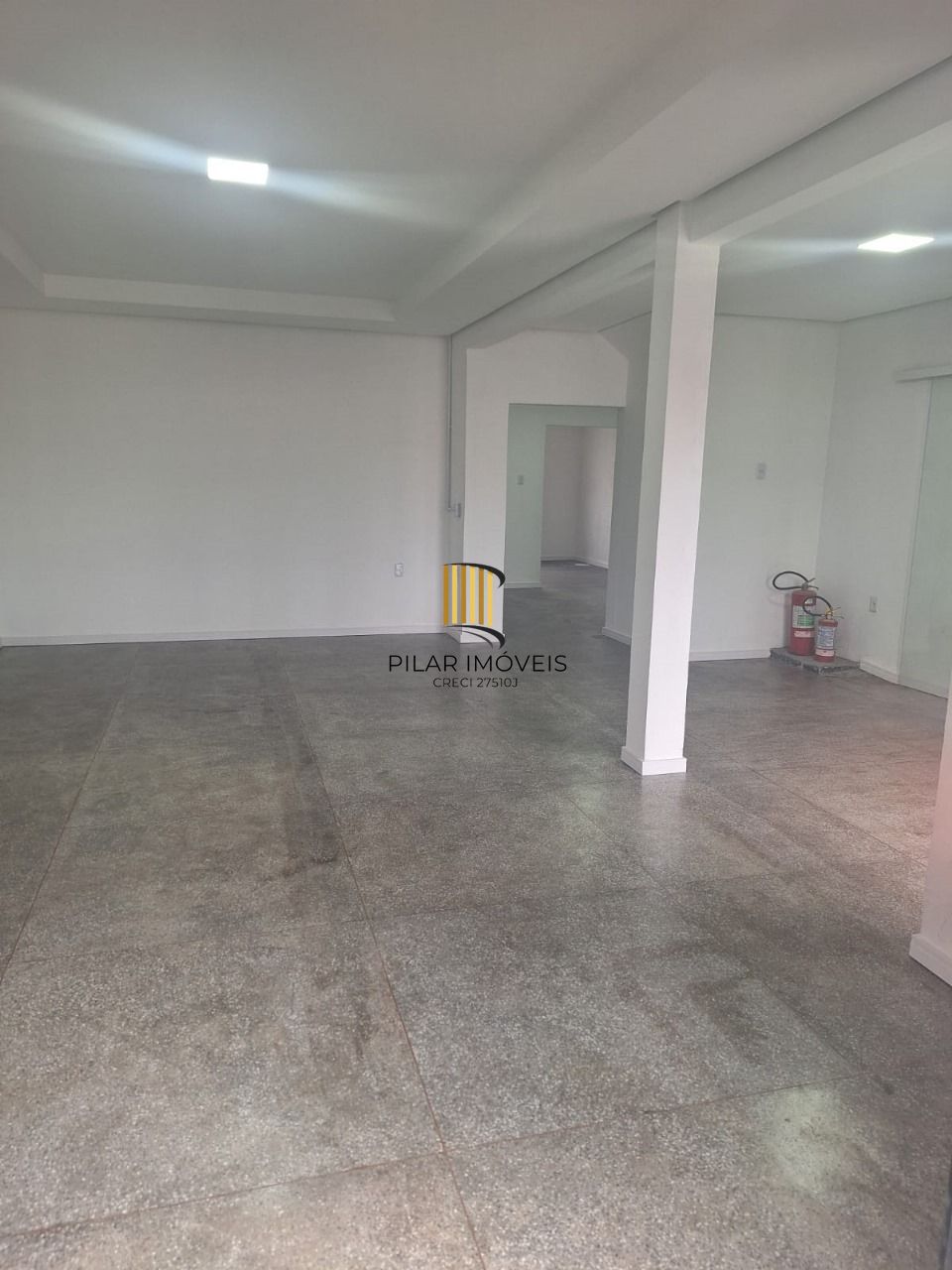 Casa Comercial 7 dormitórios no bairro Azenha