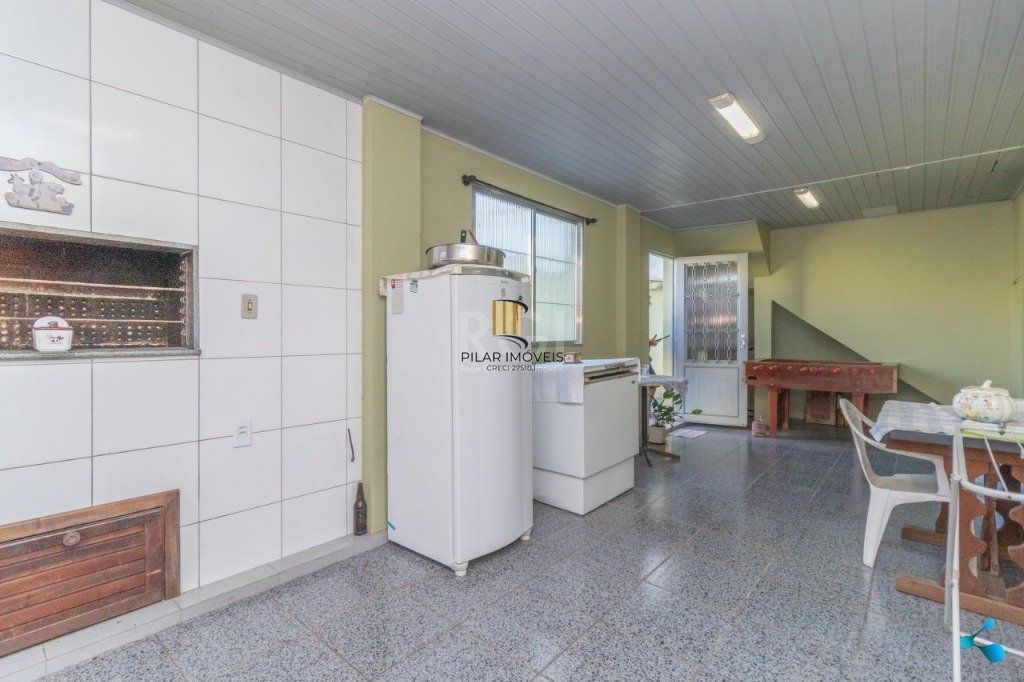 Casa para Venda - 272m², 3 dormitórios, sendo 1 suites, 2 vagas - Sarandi