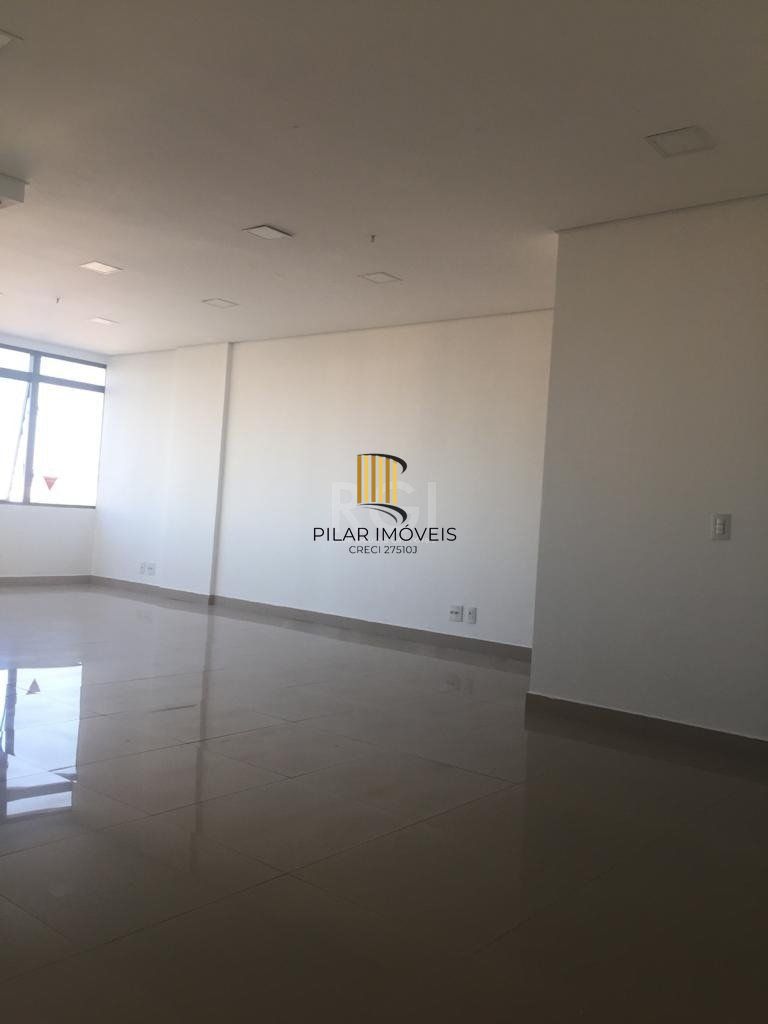 vende excelente sala comercial no 08º andar, com 45,13m² de área privativa, e 47,86m2 de área total