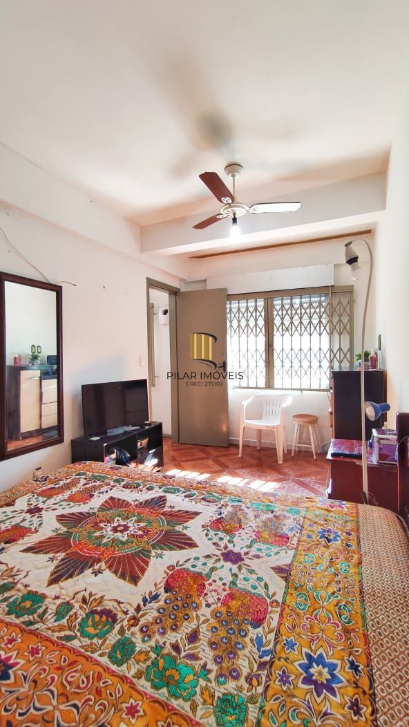 Casa com 170m², 3 dorm. no bairro Jardim Itu Sabará em Porto Alegre