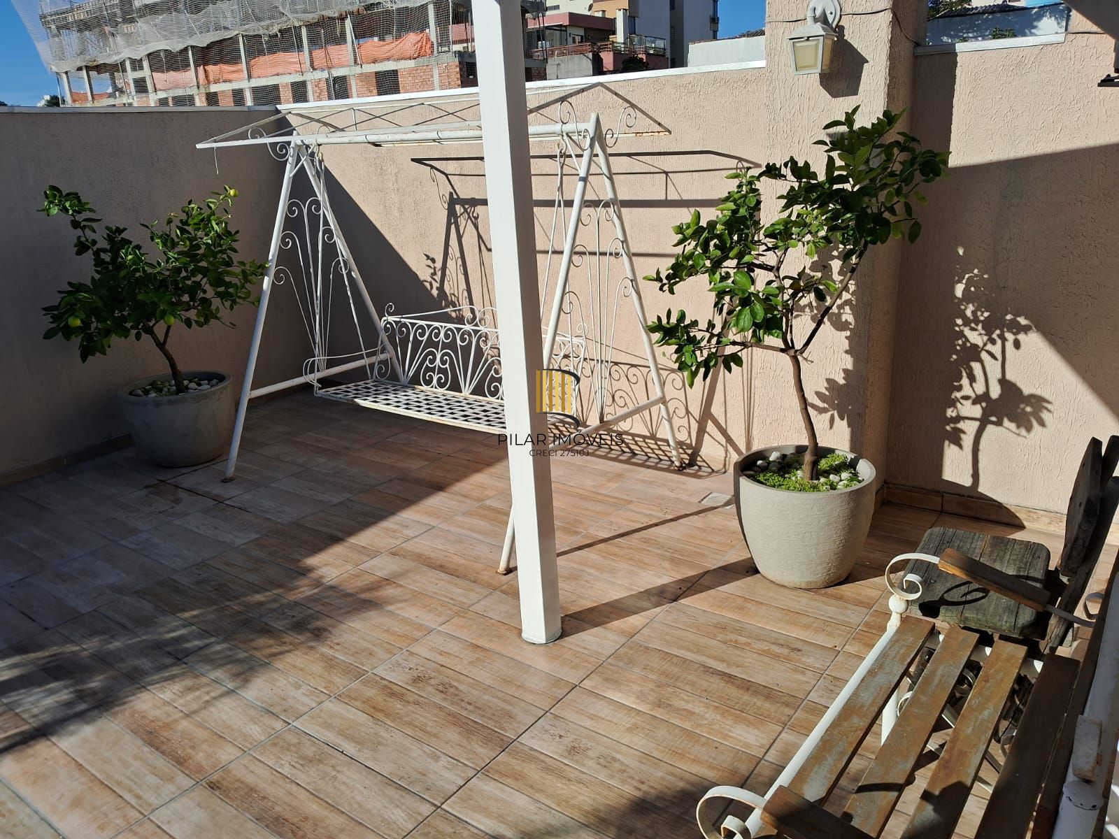 APARTAMENTO COBERTURA COM 02 DORMITÓRIOS, LIVING 02 AMBIENTES COM GARAGEM E BAIXO CUSTO CONDOMINIAL