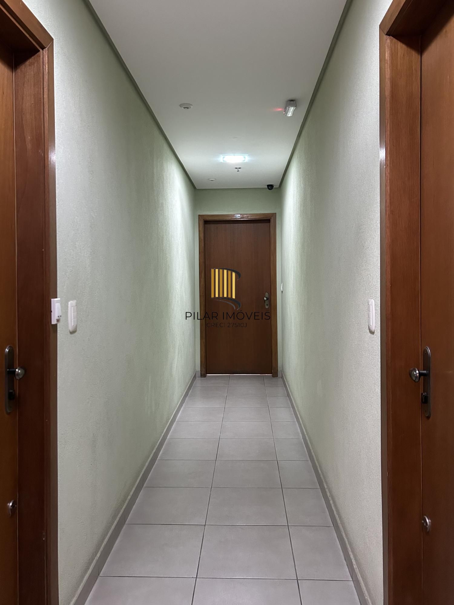 Sala Comercial no Menido Deus
