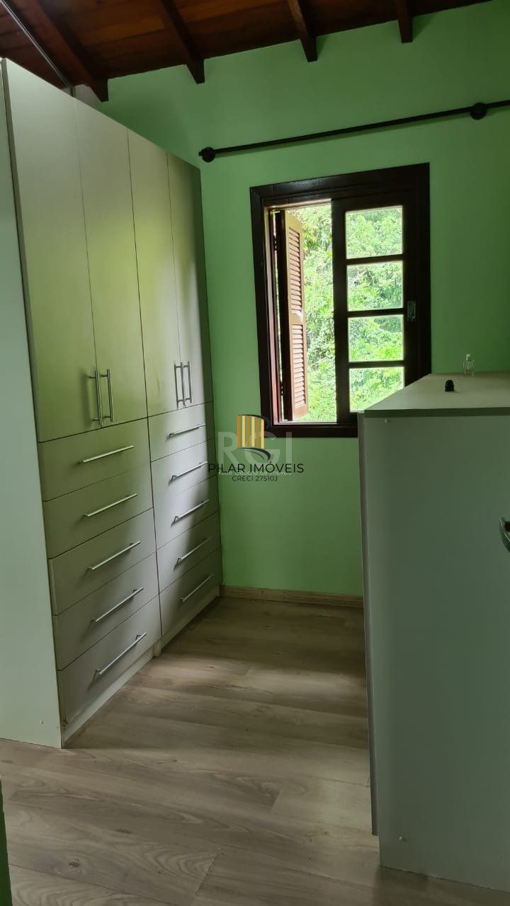 Sobrado para Venda - 200m², 3 dormitórios, sendo 1 suites, 3 vagas - Belém Novo