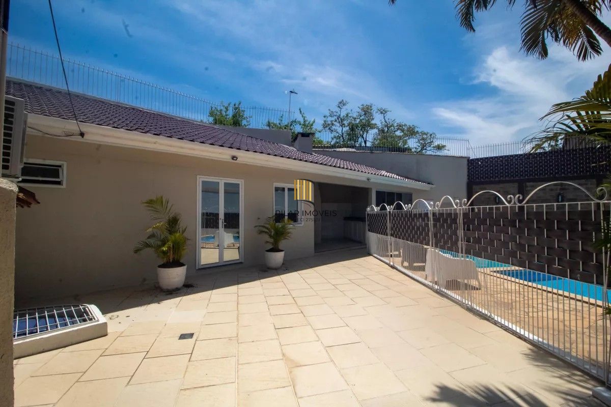 Casa de Condomínio 2 dormitórios no bairro Guarujá