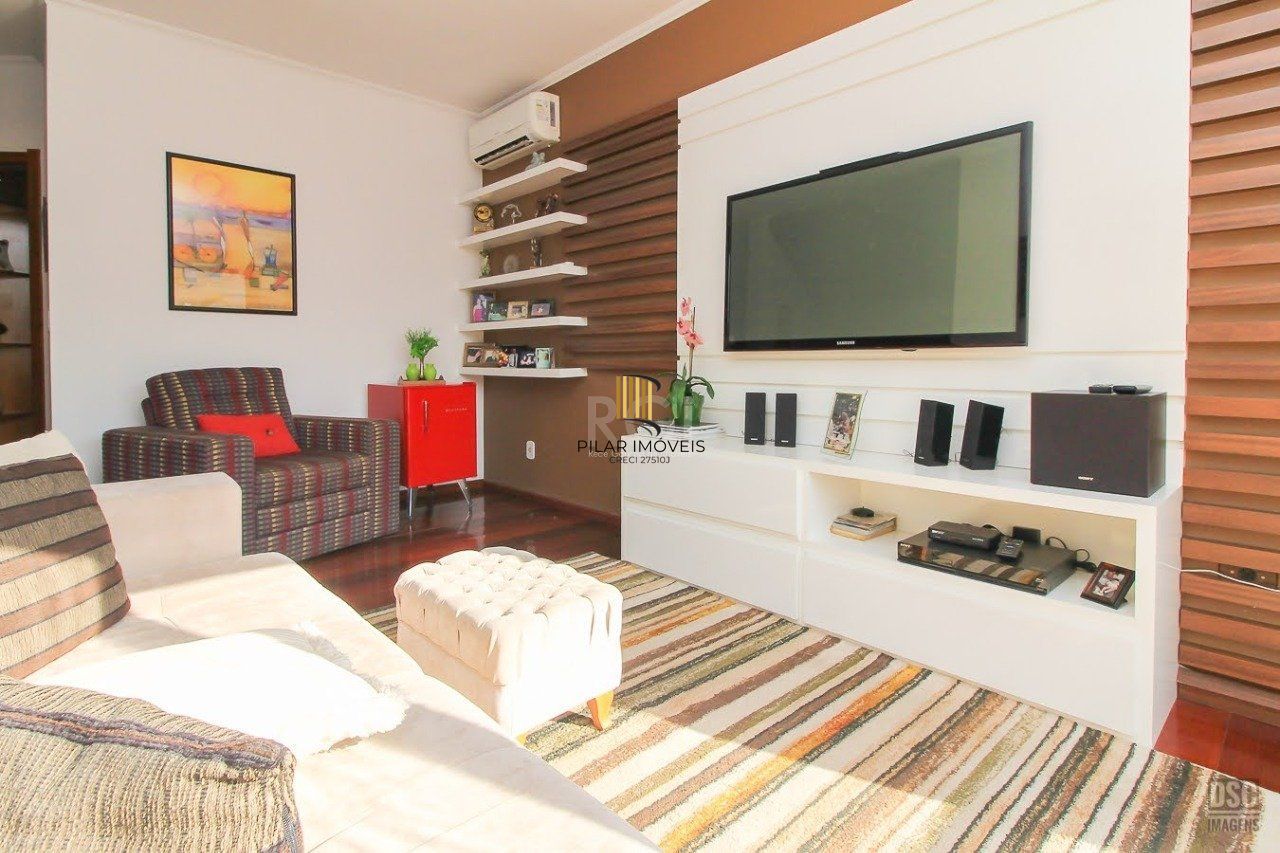 Casa 4 Dormitório(s) Bairro Ipanema