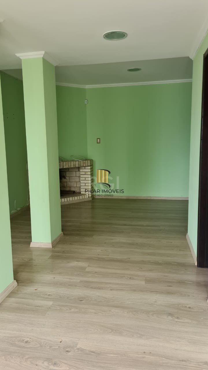 Sobrado para Venda - 200m², 3 dormitórios, sendo 1 suites, 3 vagas - Belém Novo
