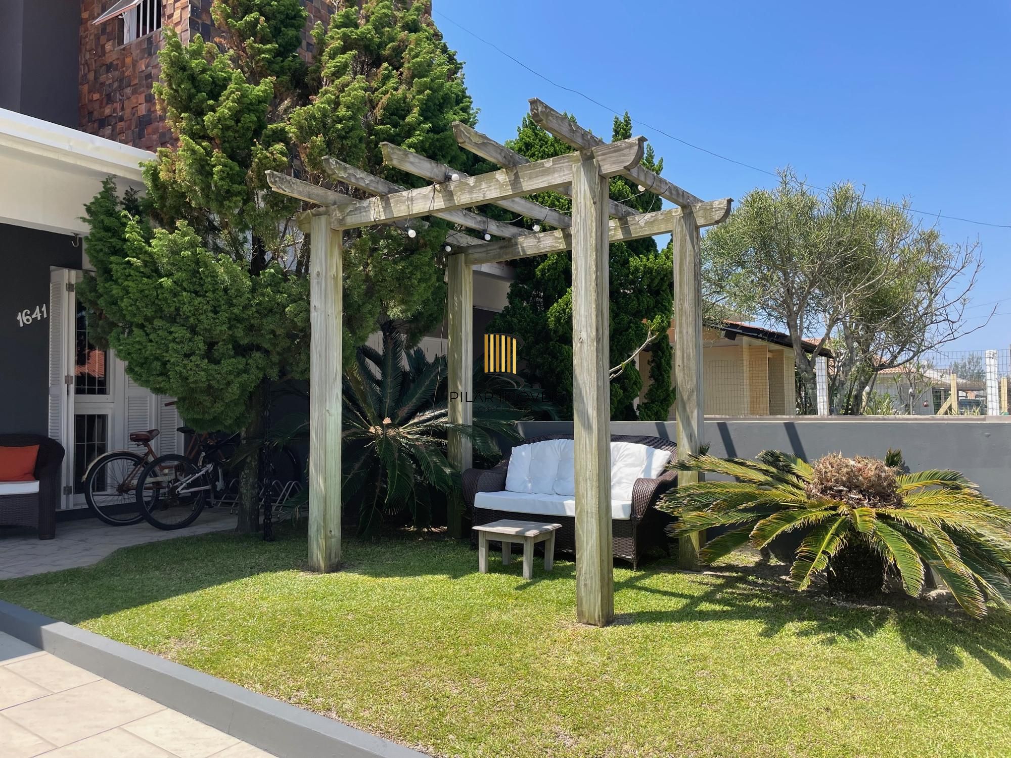 Casa 4 dormitórios no bairro Centro