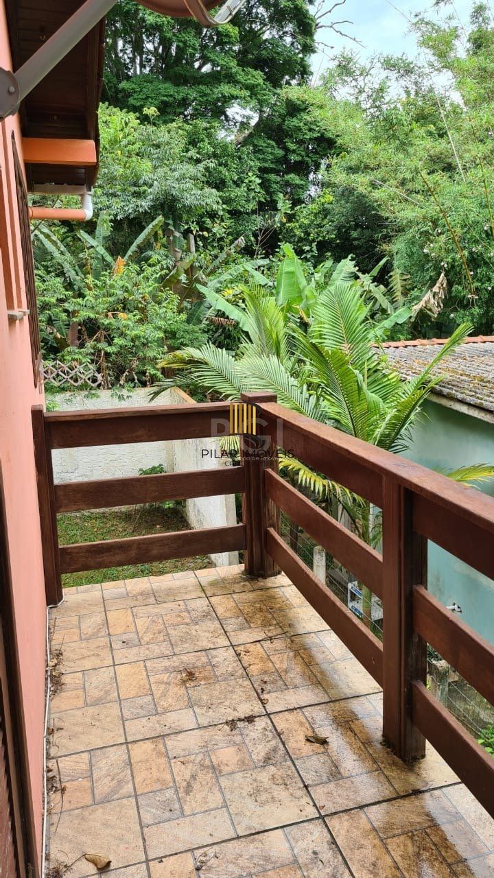 Sobrado para Venda - 200m², 3 dormitórios, sendo 1 suites, 3 vagas - Belém Novo