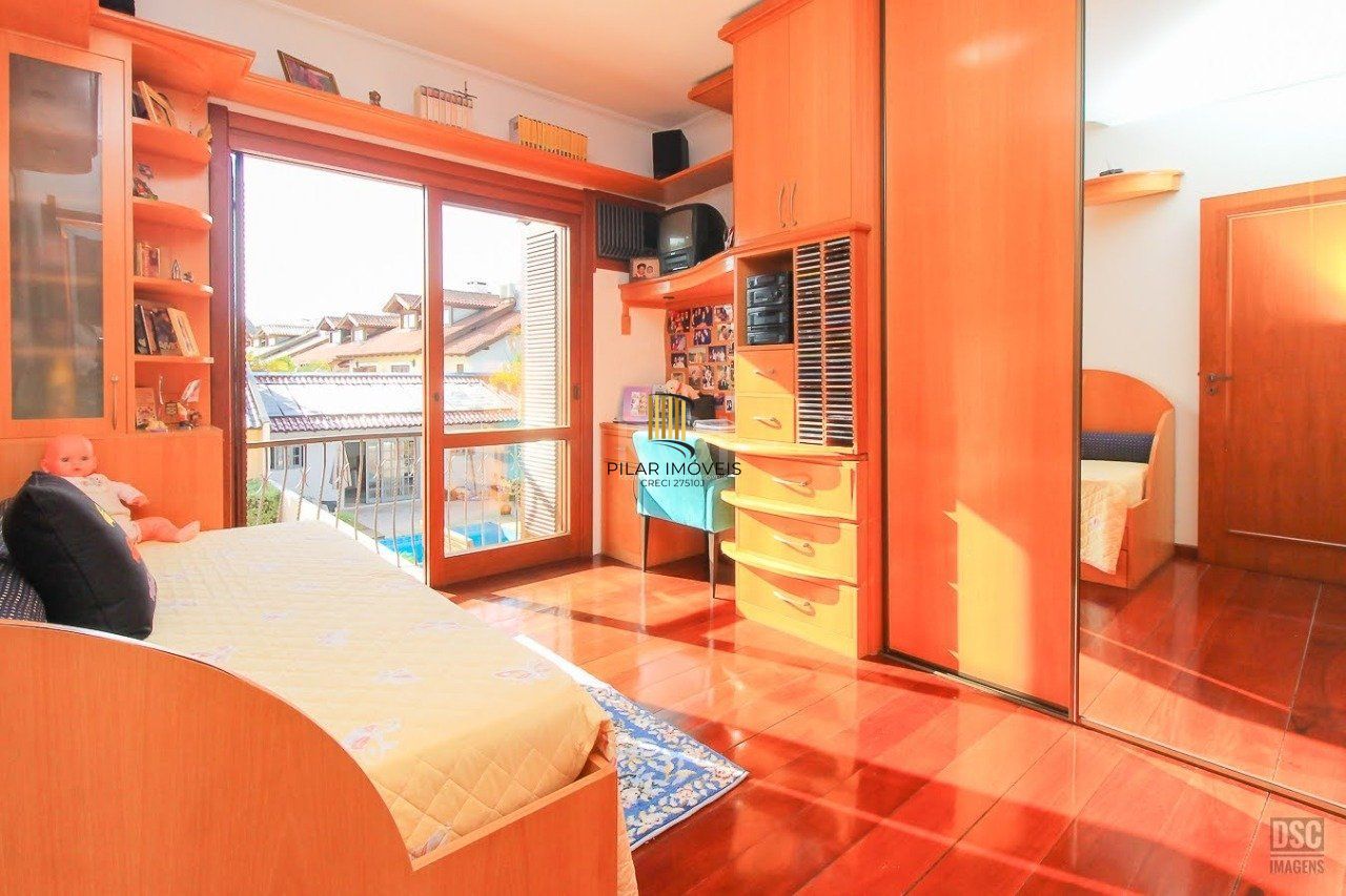 Casa 4 Dormitório(s) Bairro Ipanema