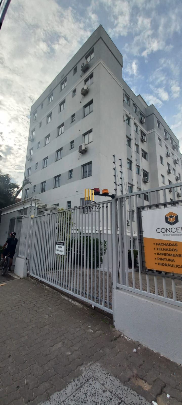 Apartamento dois dormitórios térreo no bairro Glória